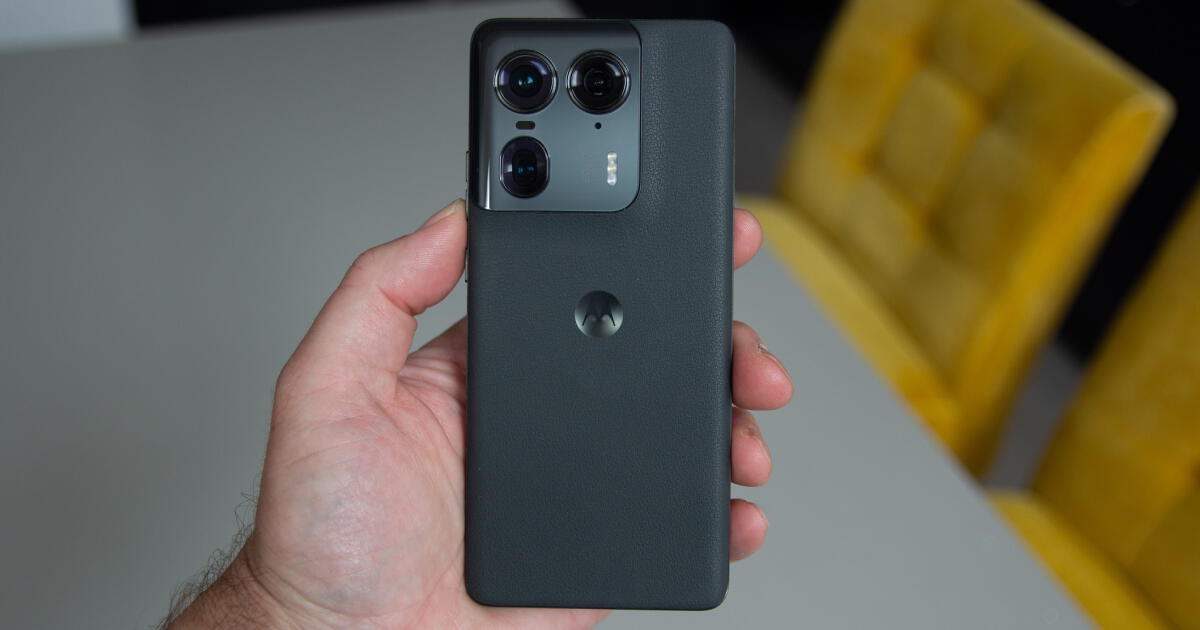Con este Motorola de cámara triple no vas a necesitar nada más: 16 GB de RAM y 1 TB de almacenamiento