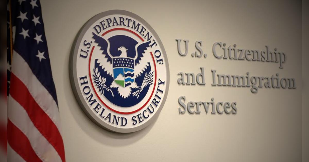 USCIS emite grave advertencia: esta es la razón por la que pedir la ciudadanía americana podría resultar en un 'baneado de por vida'