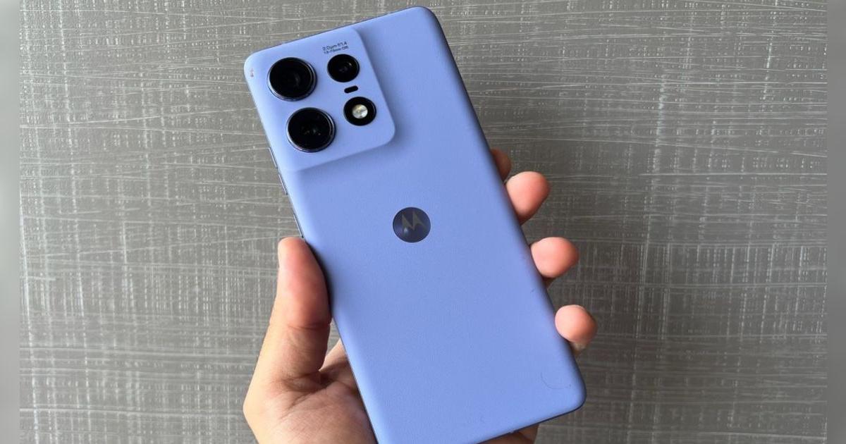 Este Motorola de 2024 es mejor y más barato que el iPhone 16: pantalla de 144Hz, triple cámara con IA y carga rápida
