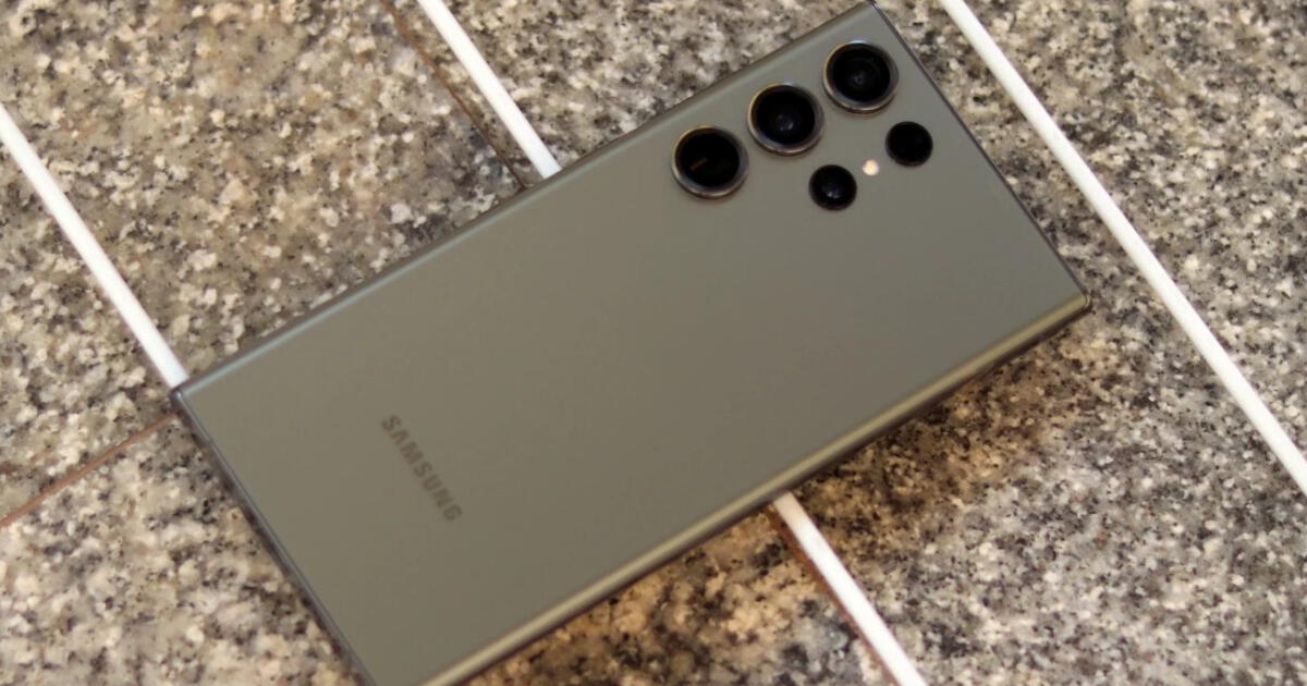 Este Samsung 2023 es tan bueno y más barato que el iPhone 16 Pro Max: 4 cámaras, pantalla enorme y 12GB RAM