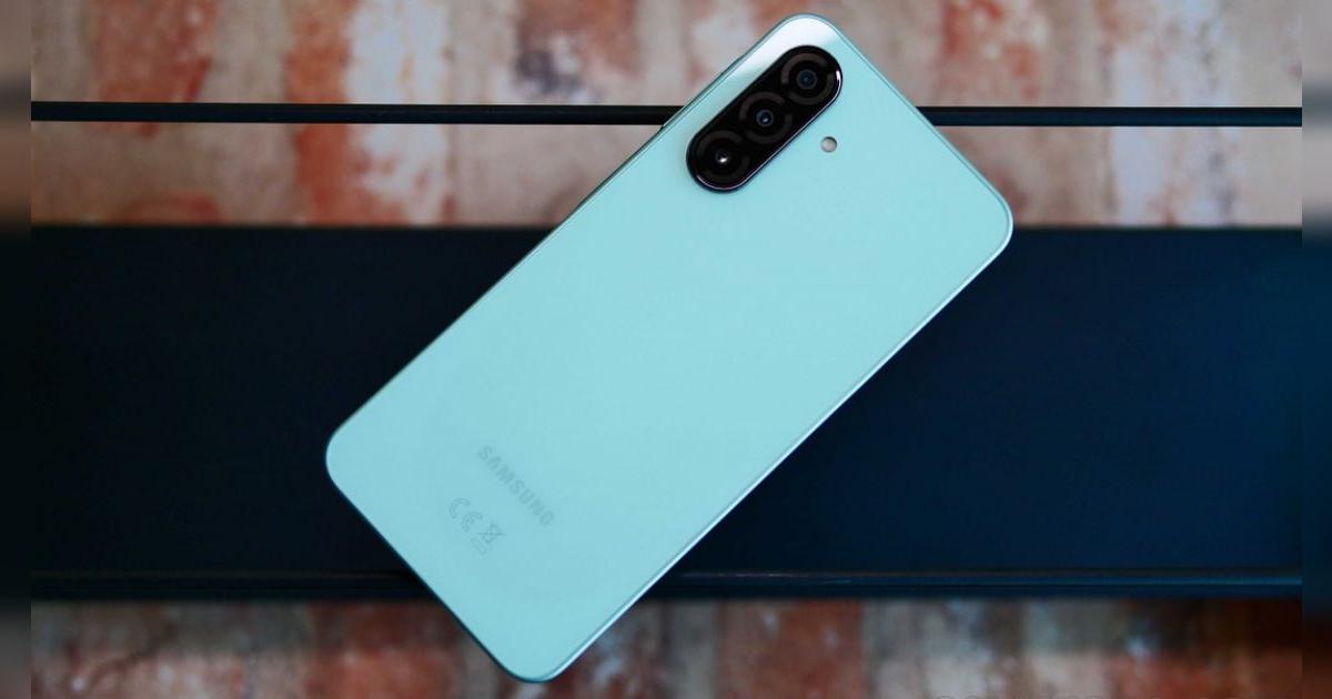 El Motorola G85 no es rival para este Samsung: pantalla AMOLED, 8GB RAM, anticaídas y acuático