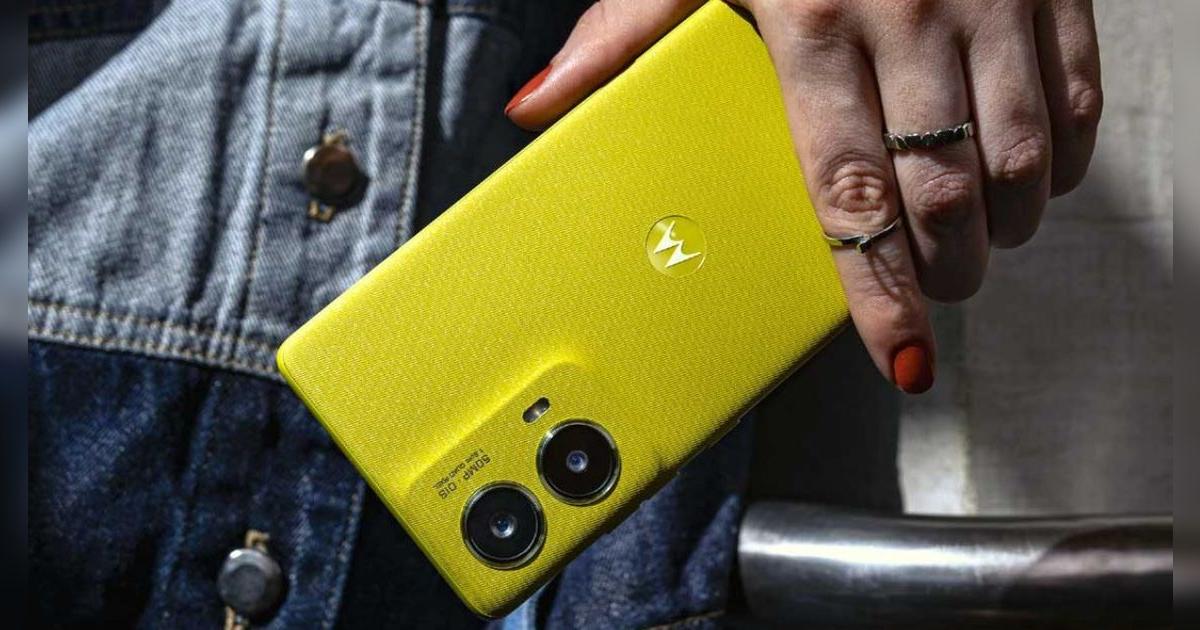 Este Motorola es de los mejores en la gama media económica y supera en mucho al Samsung A36