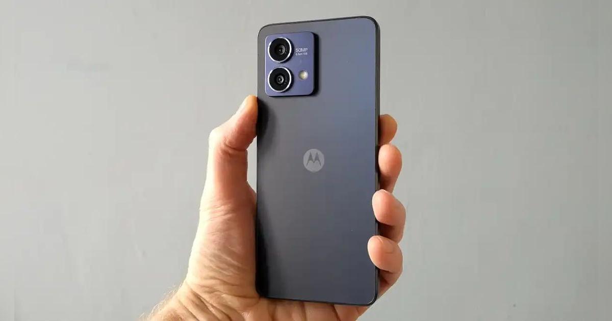 Este Motorola económico supera a Samsung y no hay discusión: 12 GB de RAM, cámara dual en HD y procesador Snapdragon