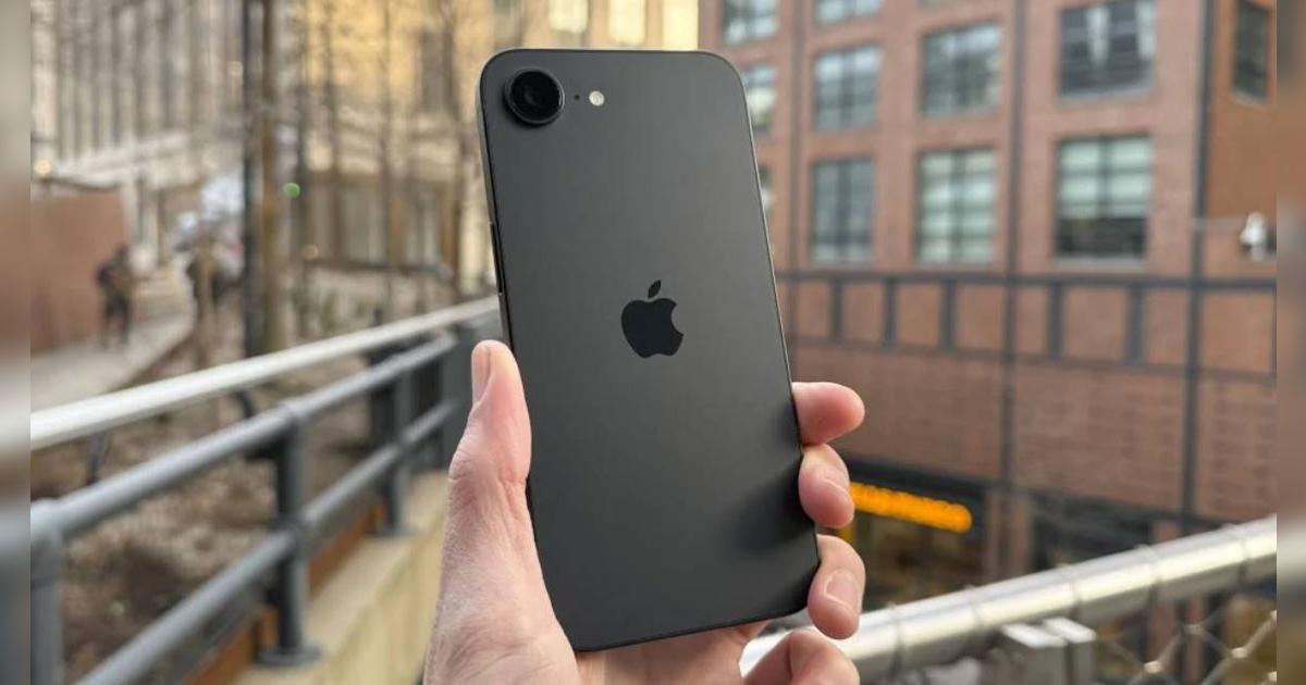 ¿Para qué comprar un Galaxy A55 si este iPhone BARATO lo supera en potencia y tiene mejor cámara 4K?