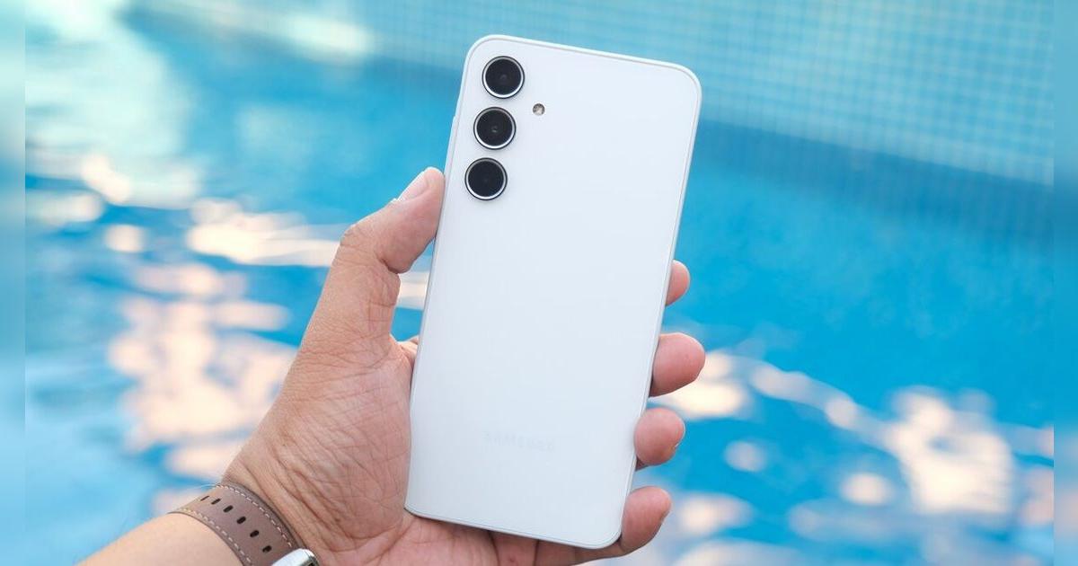 Ambos son de la gama media, pero solo uno es mejor: Este Samsung tiene precio bajo, pantalla 120 Hz y potente procesador