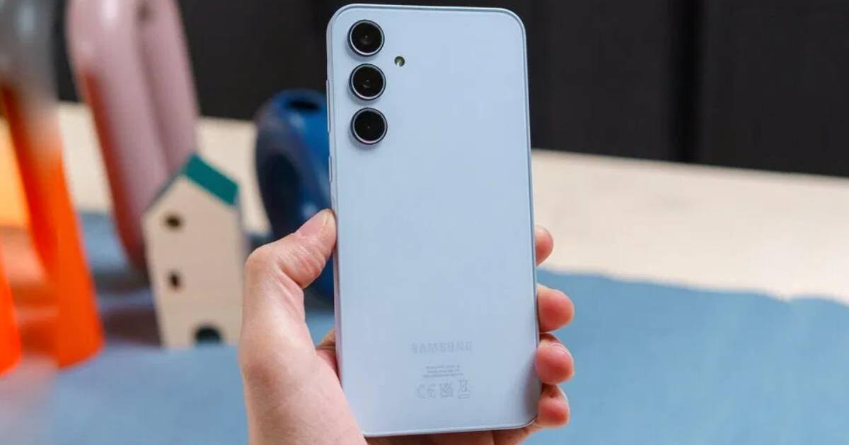Este Samsung es una verdadera joya y su precio ha bajado al mínimo: triple cámara 4K y funciones con IA