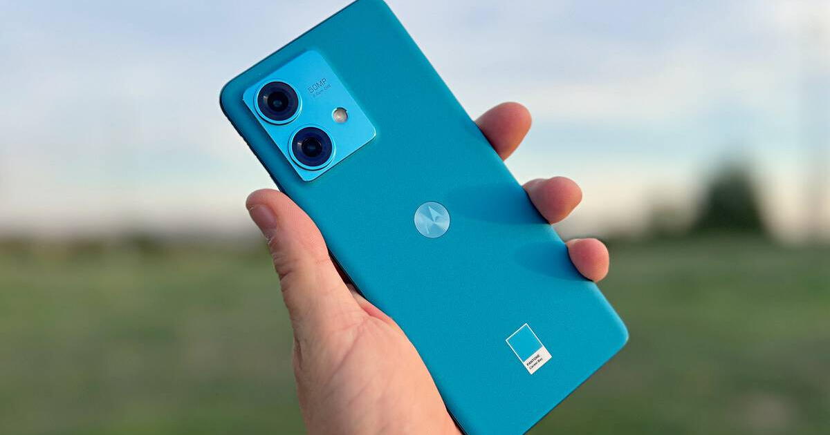 Pocos lo saben: este Motorola de cuero es el mejor gama media con 12GB de RAM, 256GB y doble cámara 50MP