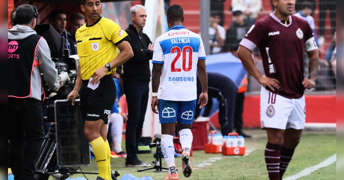 Jugador le pidió explicaciones y reacciona mal contra Tiago Nunes, exDT de Cristal, tras cambio