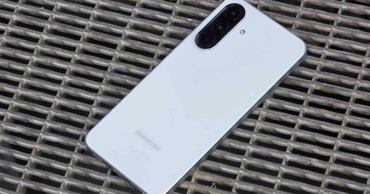 Este es el Samsung más confiable en la gama media y a precio bajo: procesador Snapdragon, triple cámara y la mejor IA