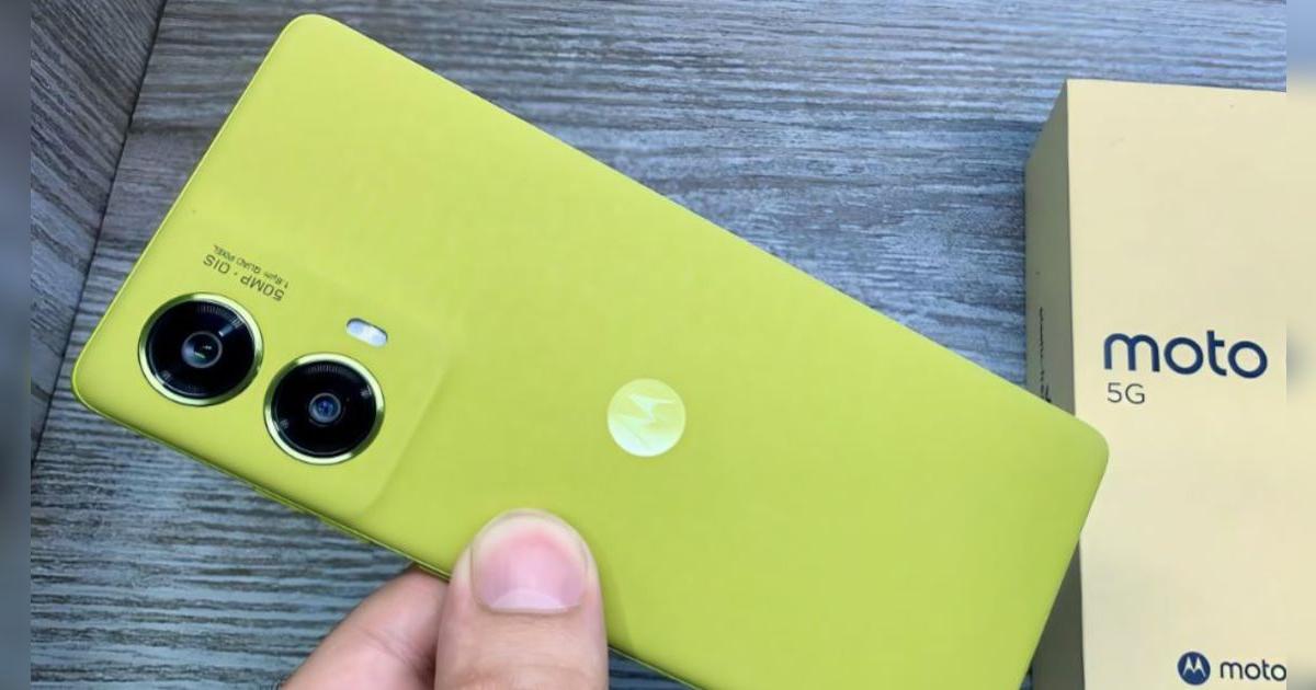 No gastes dinero en el iPhone 15, este Motorola lo hace todo mejor: pantalla de 120Hz, RAM de 12GB y amplia batería