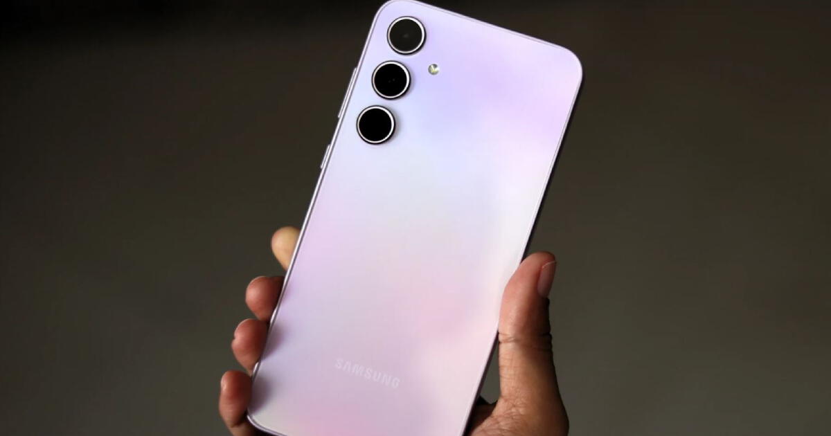 Este es el Samsung perfecto para ti si buscas un smartphone acuático, con triple cámara y pantalla FHD+