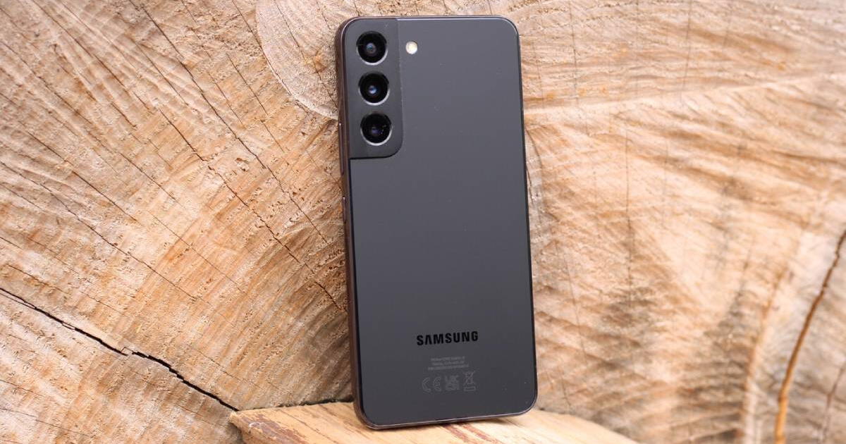 ¿Por qué comprar el Galaxy A56, si este gama alta de Samsung cuesta menos y es más potente?