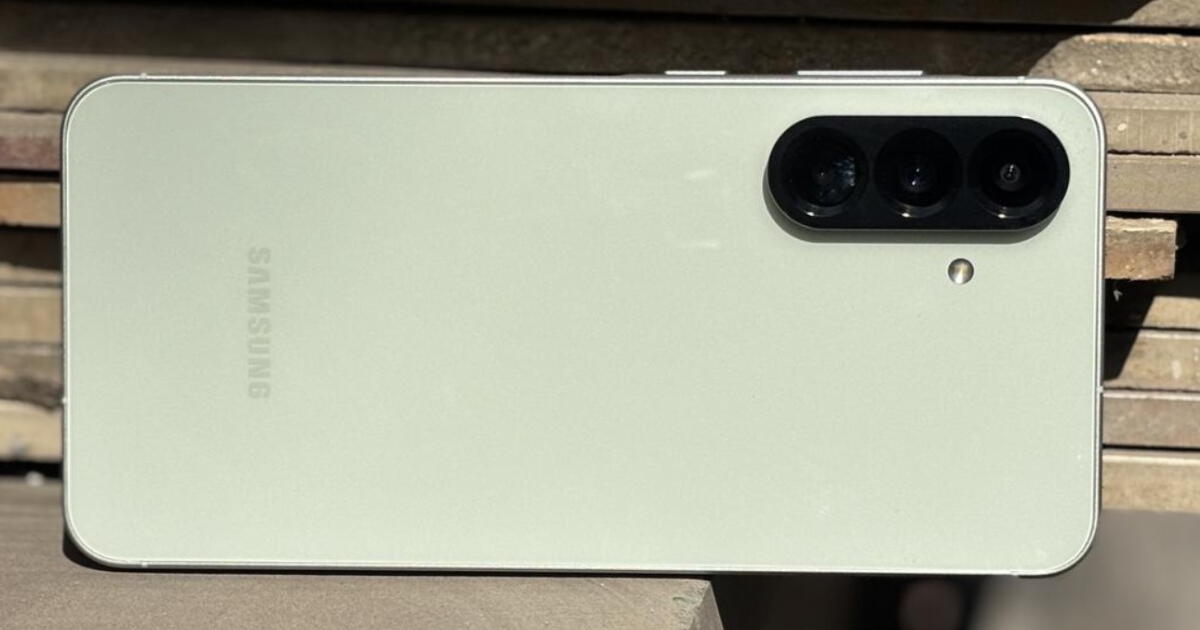 No extrañarás al iPhone 16 con este poderoso Samsung que es más barato: pantalla AMOLED 120Hz y mejor IA