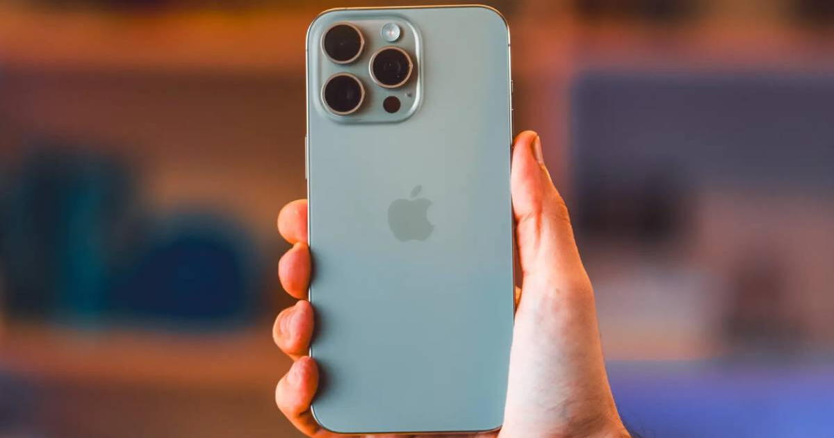 No gastes tanto dinero en el iPhone 16 Pro Max: este teléfono Apple es idéntico, igual de potente pero más barato