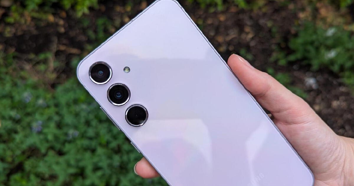 Este potente Samsung vence al Motorola Edge 50 Fusion: 256 GB de almacenamiento, cámara 4K y precio económico