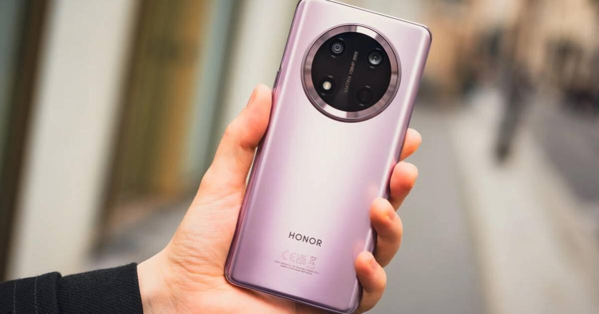 Parece un simple teléfono, pero en realidad es uno de los equipos más potentes: llega con 512GB y cámara dual de 108MP