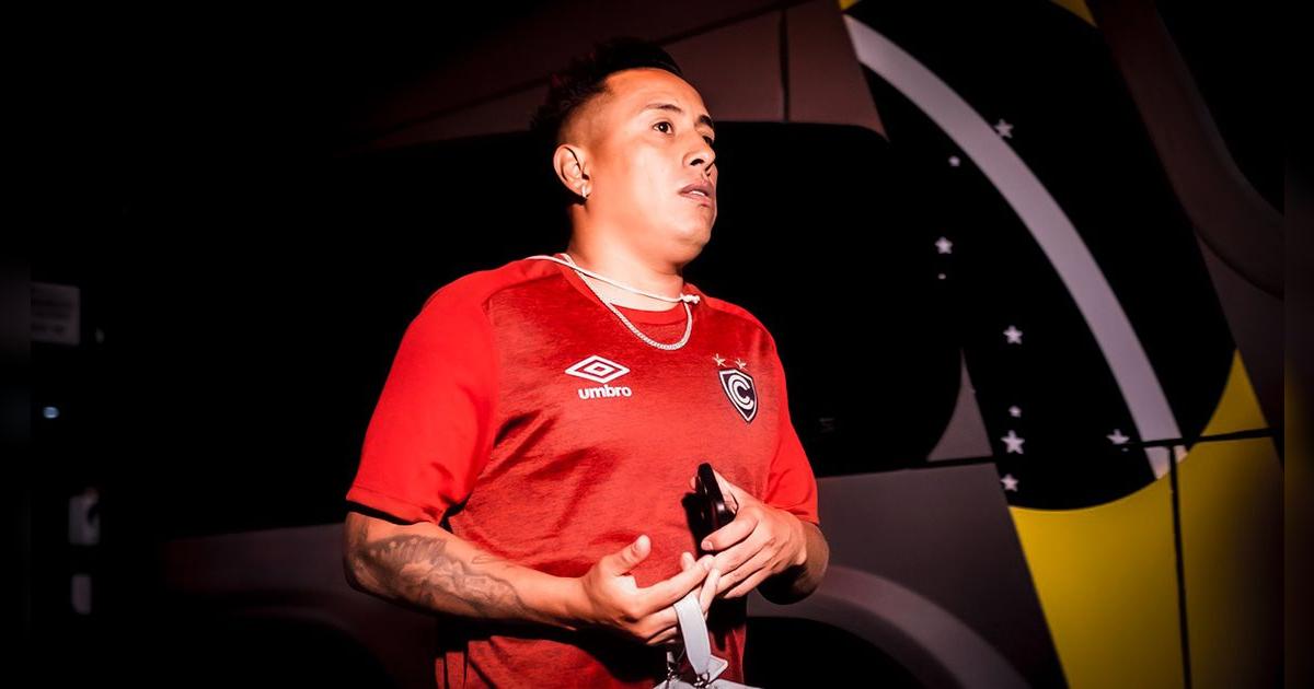 Christian Cueva da el batacazo y viaja al exterior para firmar contrato: 