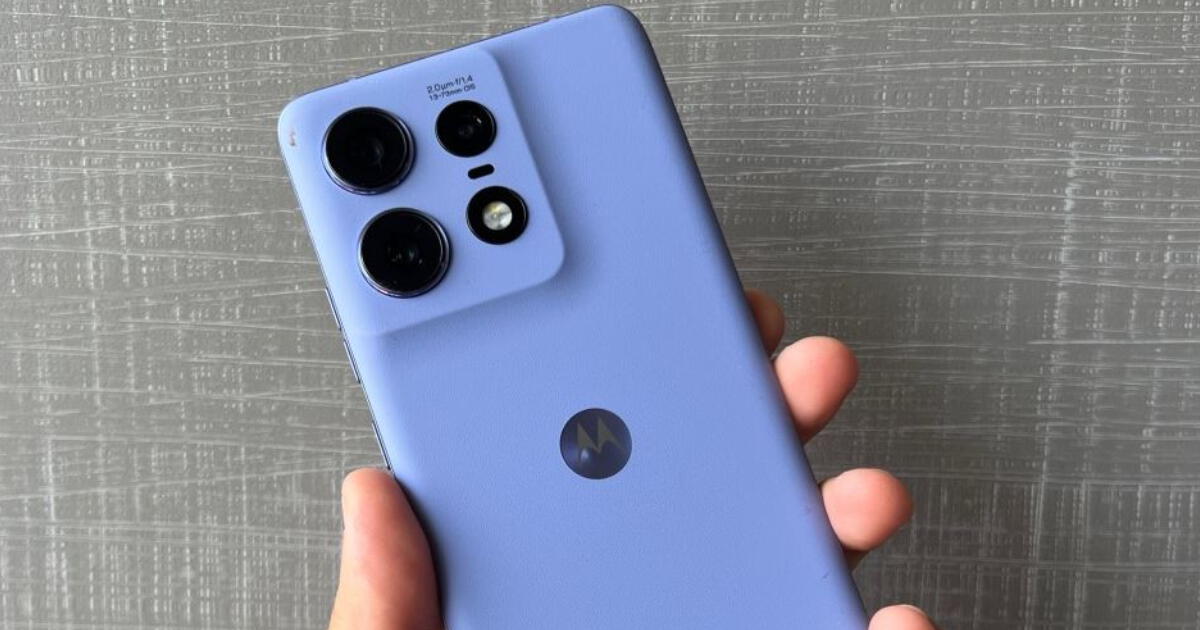 No es Samsung S24 ni Xiaomi 14T Pro: Este Motorola cuesta menos, tiene cámara con IA, pantalla premium y mucha batería