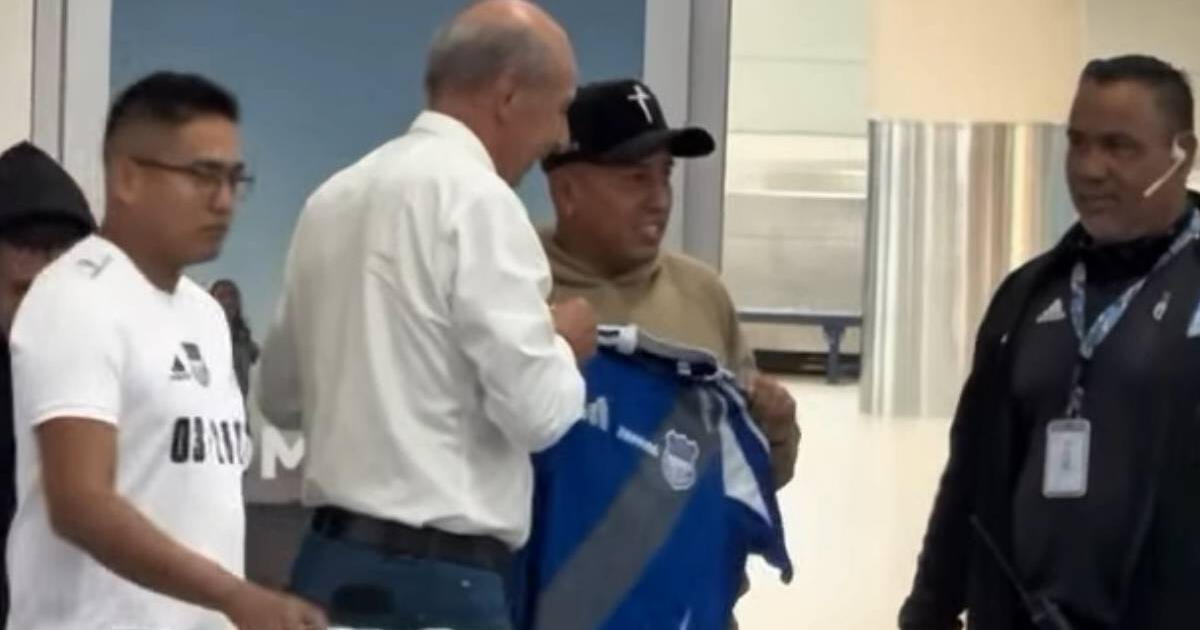 Christian Cueva llegó a Ecuador para jugar en Emelec y así fue su primer encuentro con la prensa