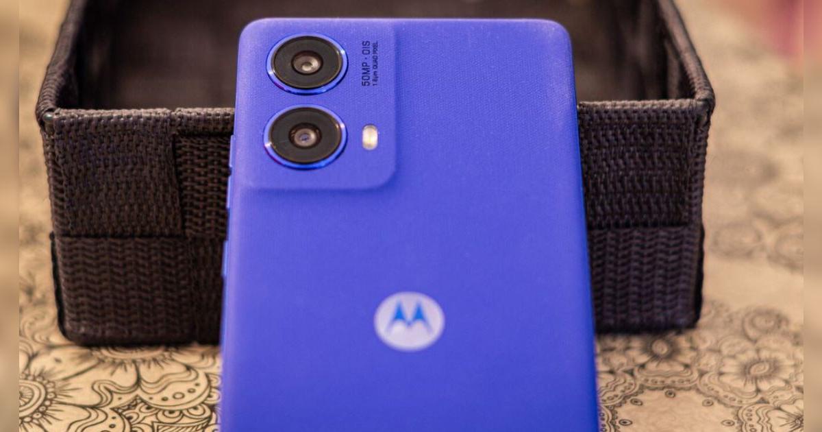 El Samsung A36 no tiene el diseño PREMIUM de este Motorola: RAM de 12GB y pantalla AMOLED con brillo de 1600 nits