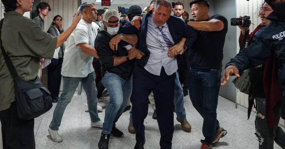 Candidato demócrata a la alcaldía de Nueva York, Brad Lander, fue arrestado por agentes federales de lCE