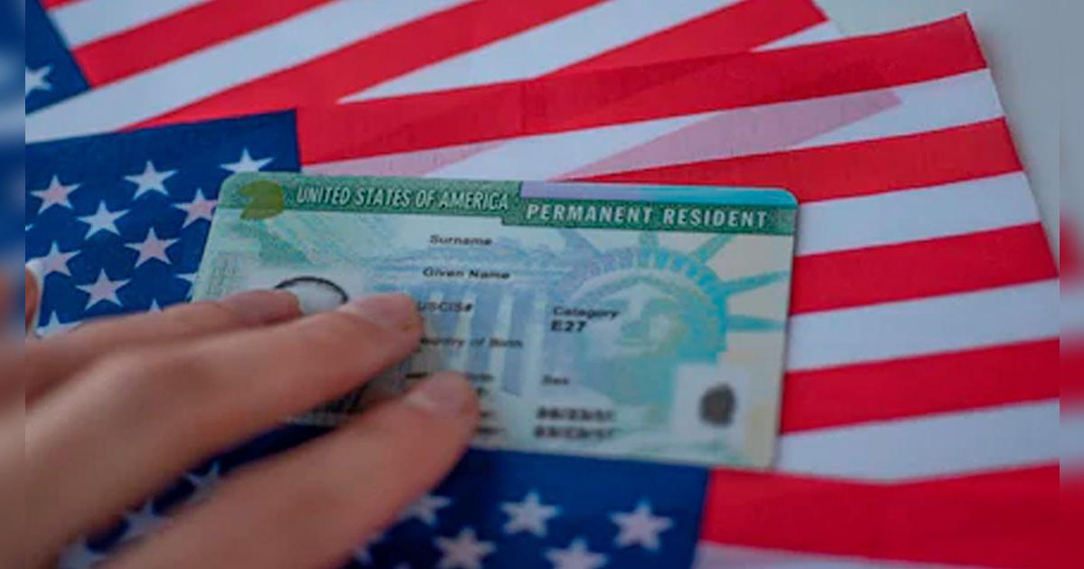 Veterano de la Marina denuncia a ICE por arrestar a su esposa tras solicitar su Green Card
