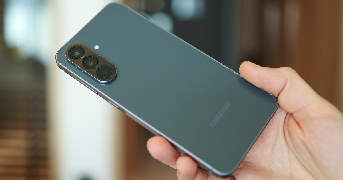 Este Samsung se lanzó en el 2025 y está con 30% de descuento: triple cámara 50 MP, 5000 mAh de batería y carga rápida