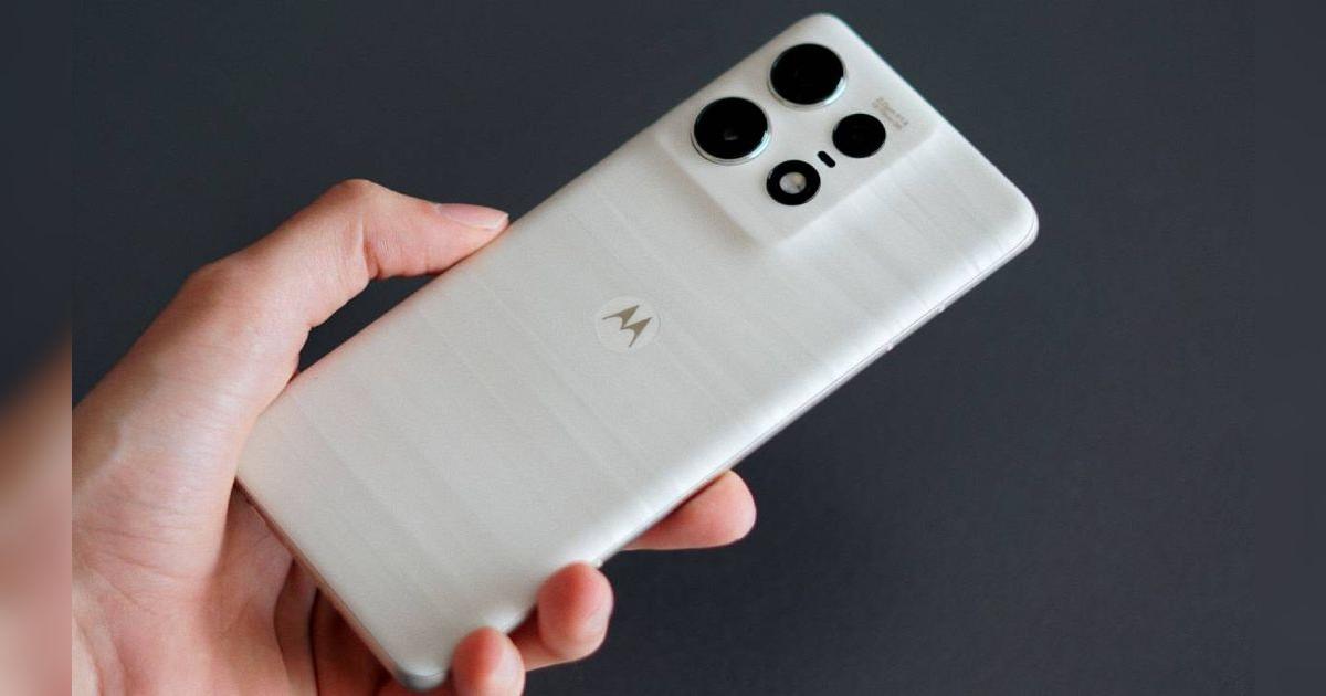 Este teléfono de Motorola carga en 8 minutos: supera al iPhone 16 con su procesador GAMER, 512GB y triple cámara 4K