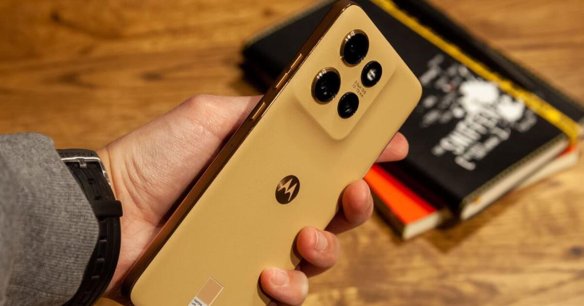 Este Motorola es pequeño, pero más potente que el iPhone 16e: 12GB RAM, carga en minutos y aguanta climas extremos