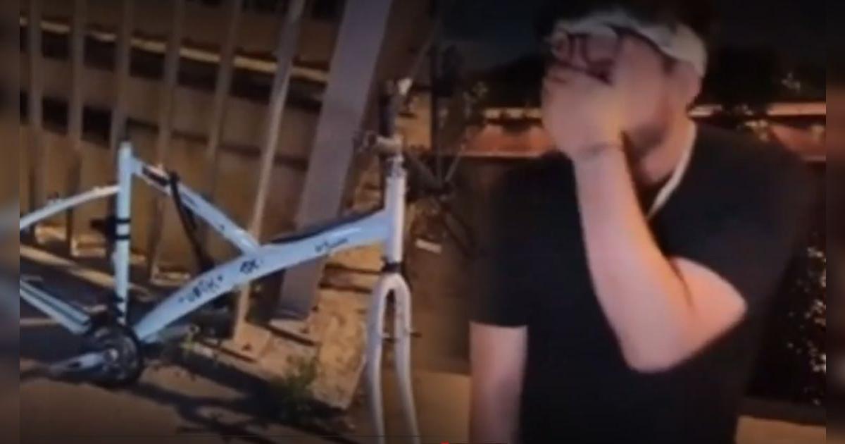 El Zein parqueó su bicicleta mientras paseaba por Francia y la desmantelaron: 