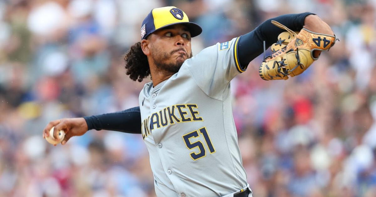Freddy Peralta sigue brillando en la MLB: el dominicano consiguió su novena victoria con los Milwaukee Brewers