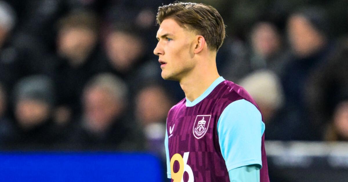 La superestrella que fichó por Burnley y podría dejar en el banco a Oliver Sonne