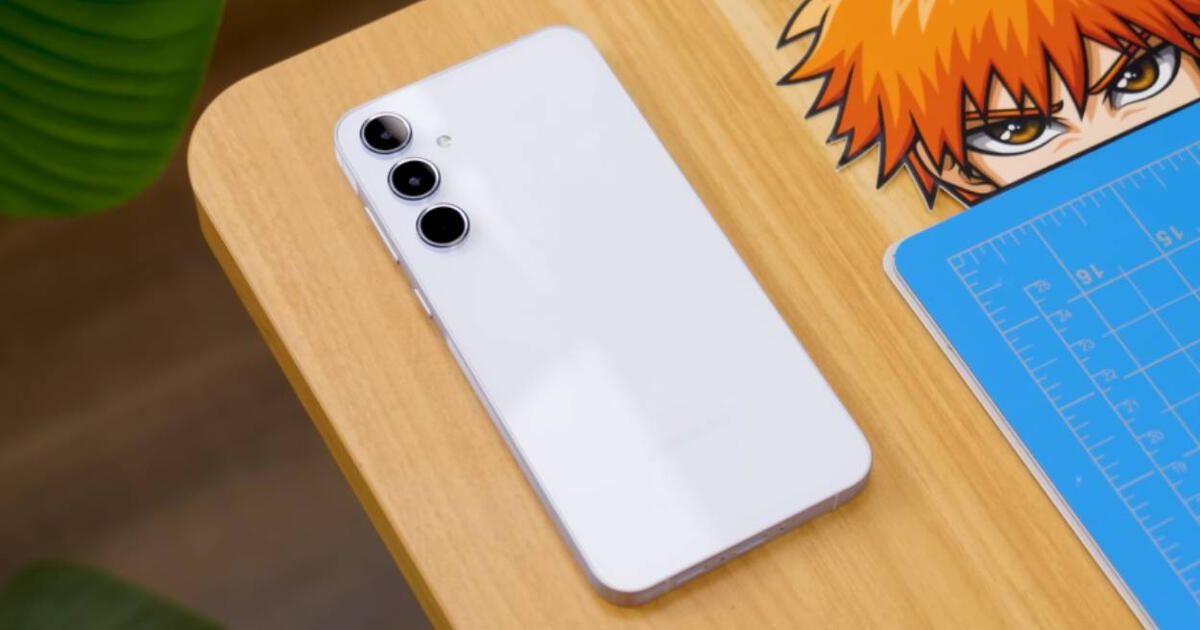 Este teléfono Samsung es igual de potente que el Galaxy A56, pero tiene mejor cámara con IA y cuesta mucho menos