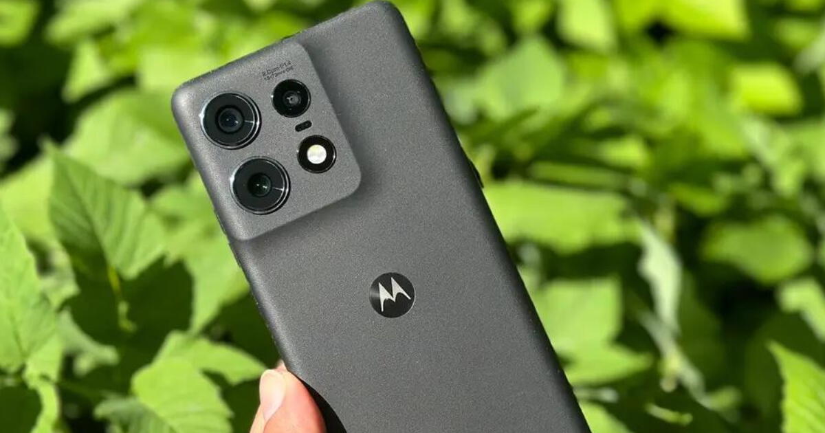 El iPhone 16 Pro Max envidia la pantalla rápida de 165Hz de este Motorola de 2023 y con precio de infarto