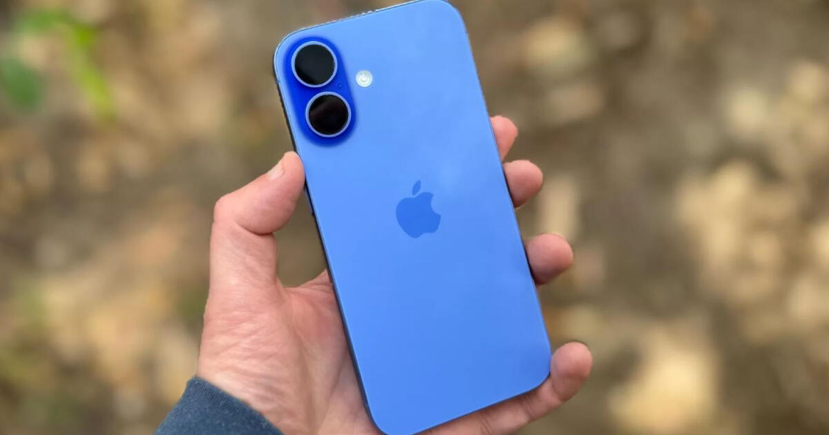 Potente pantalla OLED pequeña, procesador GAMER bestial y graba video en 4K a 60fps: el iPhone ideal para este 2025