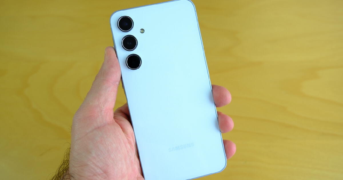 No compres el Samsung A56: este celular cuesta menos, mejor calidad fotográfica, batería duradera y pantalla 120 Hz