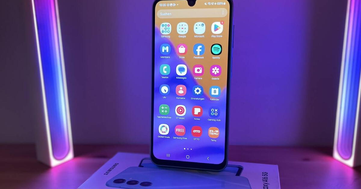 Cuesta 100 dólares y es el teléfono de Samsung más buscado en el planeta: 1.5 TB, triple cámara 50MP y pantalla FullHD+