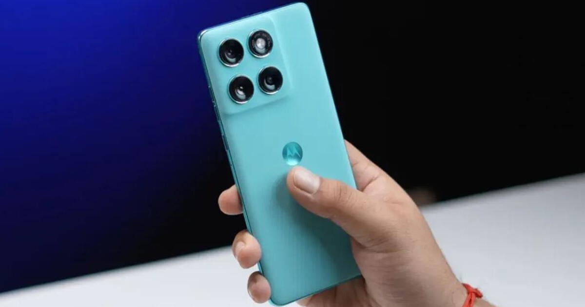 Olvídate del iPhone 16e: este Motorola tiene pantalla POLED, potente procesador MediaTek, 8GB de RAM y buena IA