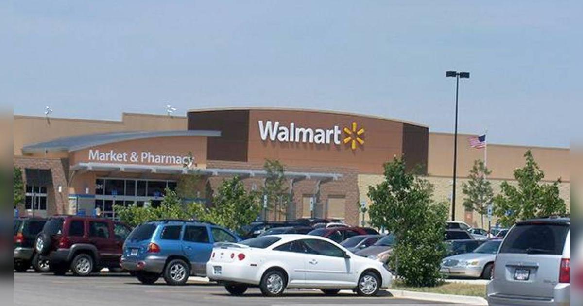 Pánico en Walmart: Empleado de la tienda ayuda a capturar a un acosador que fotografiaba a una mujer y sus hijos