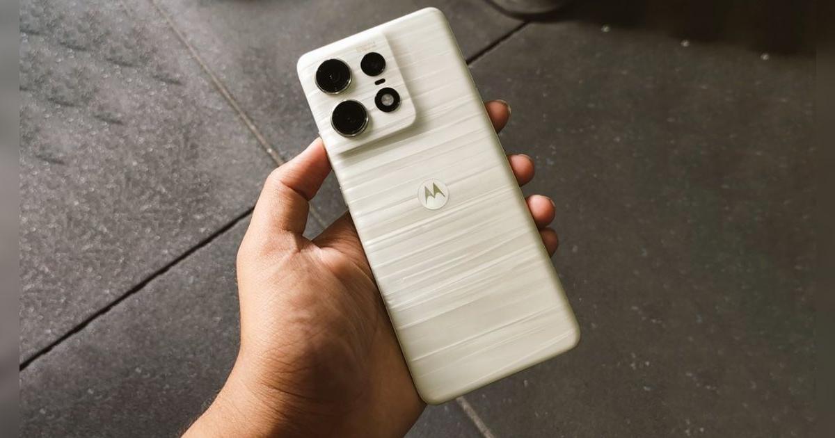 El celular Motorola que supera al iPhone 13: pantalla más fluida, potente batería que carga en 10 minutos y procesador GAMER