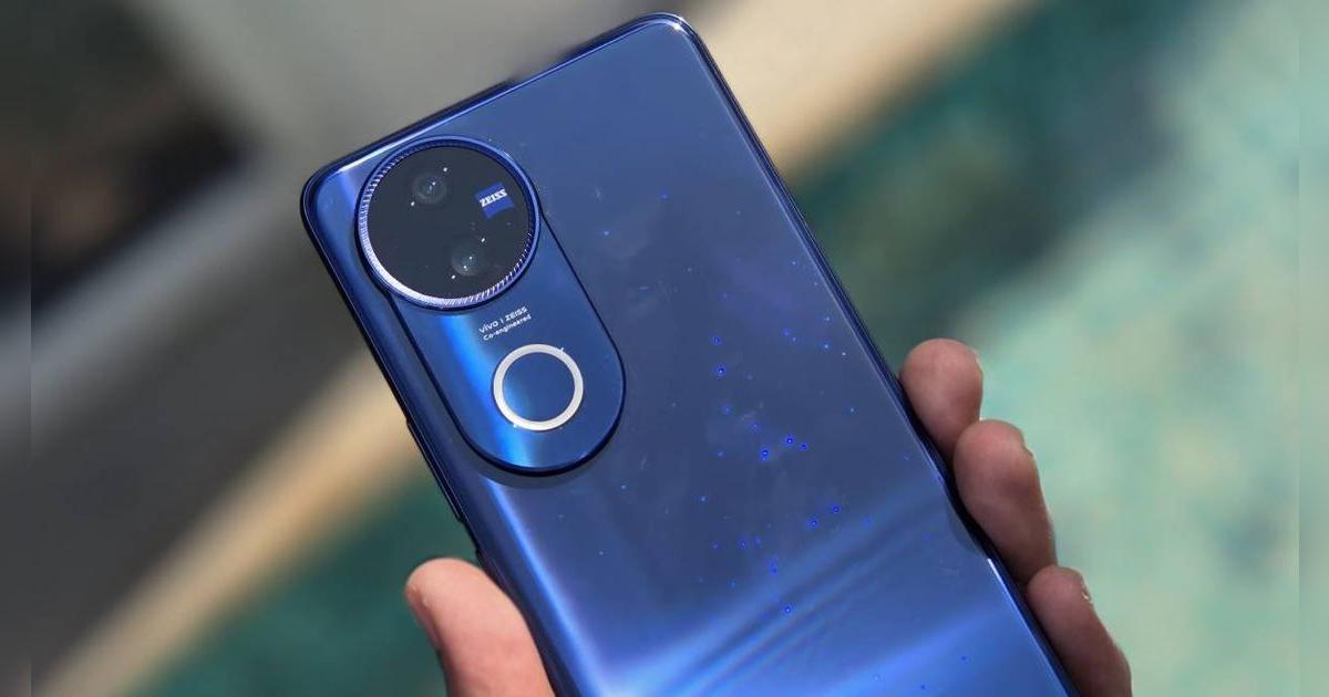 Este teléfono VIVO no solo graba en 4K: sus cámaras ZEISS toman retratos en calidad HD, tiene 6000 mAh, carga 90W y 512GB