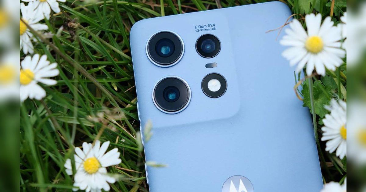Este Motorola supera en cámaras al Galaxy S24 FE y llega con 512GB, procesador GAMER y carga en 8 minutos