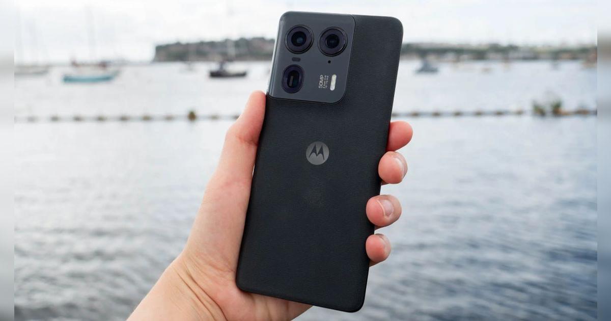 Este Motorola es más bonito que el iPhone y más potente que el Samsung A56: 1 TB almacenamiento y cámara cinematográfica