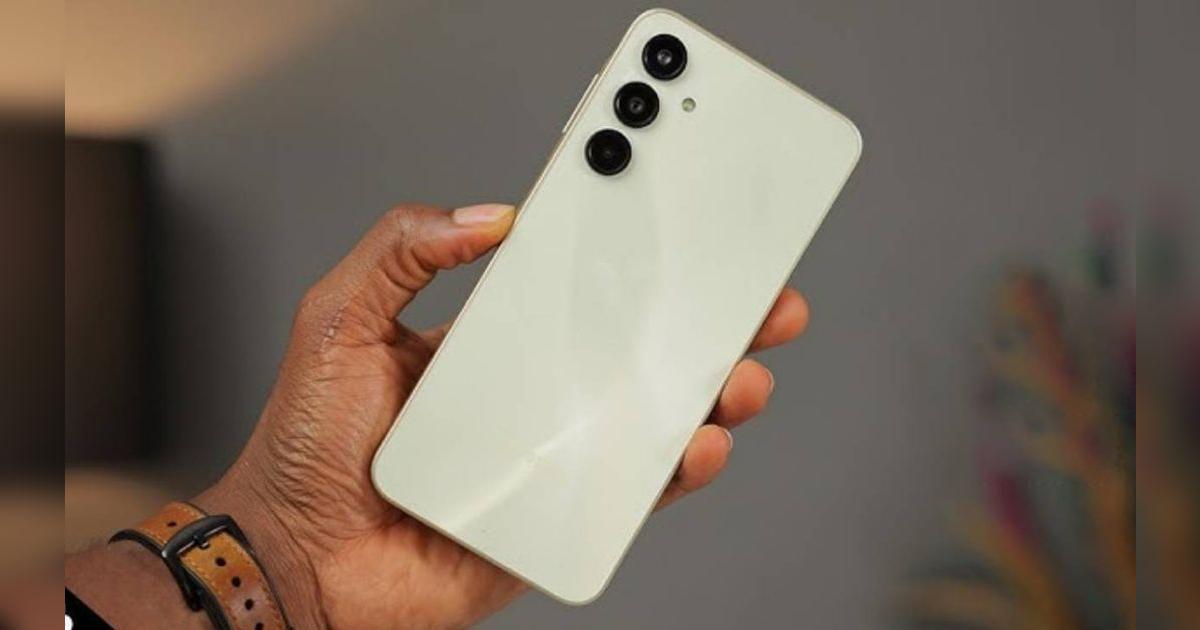 Este Samsung no será el más TOP, pero tiene pantalla 6.7'', 256GB, triple cámara 50MP y 6 años de actualizaciones