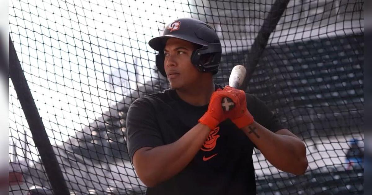Orgullo latino en la MLB | El dominicano Samuel Basallo debutó en la victoria de los Orioles con una marca inédita