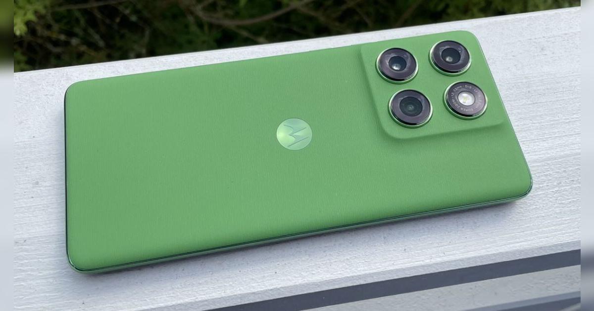 Ni Samsung A56 ni iPhone 16e | Este Motorola los supera en precio, pantalla Super HD, cámaras Sony y procesador bestial