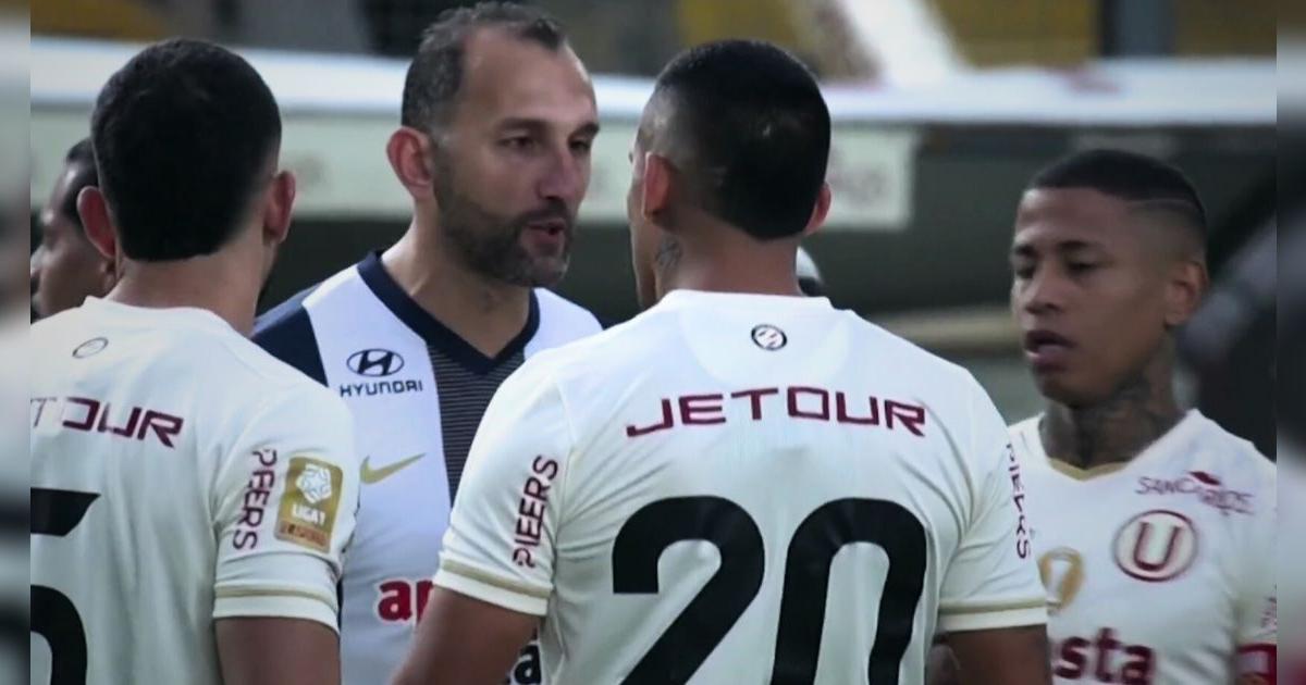 La fuerte discusión entre Hernán Barcos y Valera en el Universitario vs Alianza: 