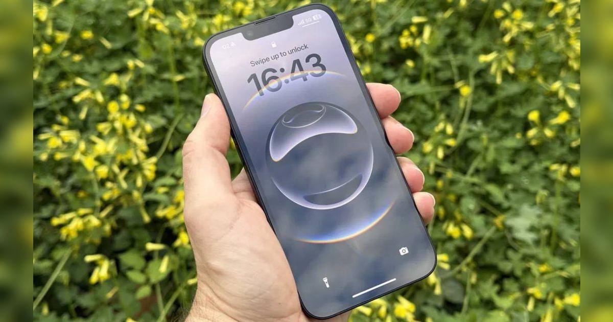 Ante la llegada del iPhone 17, ¿vale la pena comprar el iPhone 16e? La verdad sobre el teléfono 'barato' de Apple