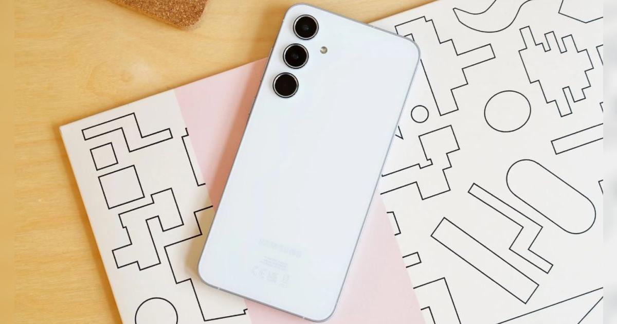 Este Samsung barato y mejor deja en ridículo al iPhone 16: pantalla Super AMOLED, procesador brutal y se sumerge en agua