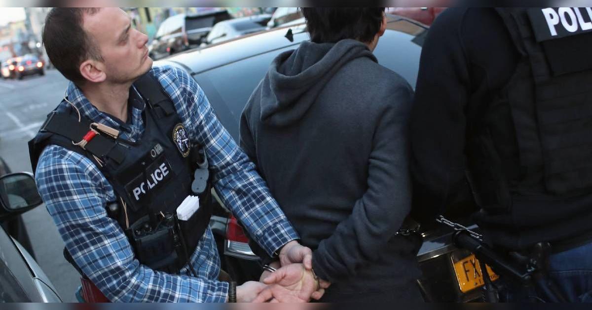 Esto debes hacer si estás en medio de un operativo migratorio del ICE en tu centro de trabajo